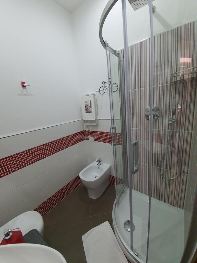 Ari Guest House Ла-Спеція Екстер'єр фото