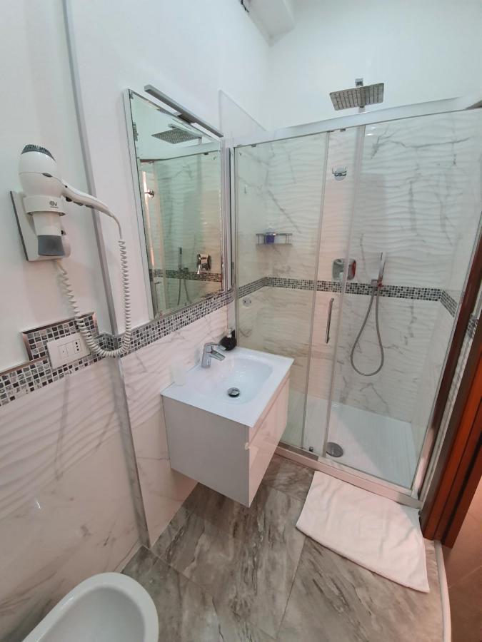 Ari Guest House Ла-Спеція Екстер'єр фото