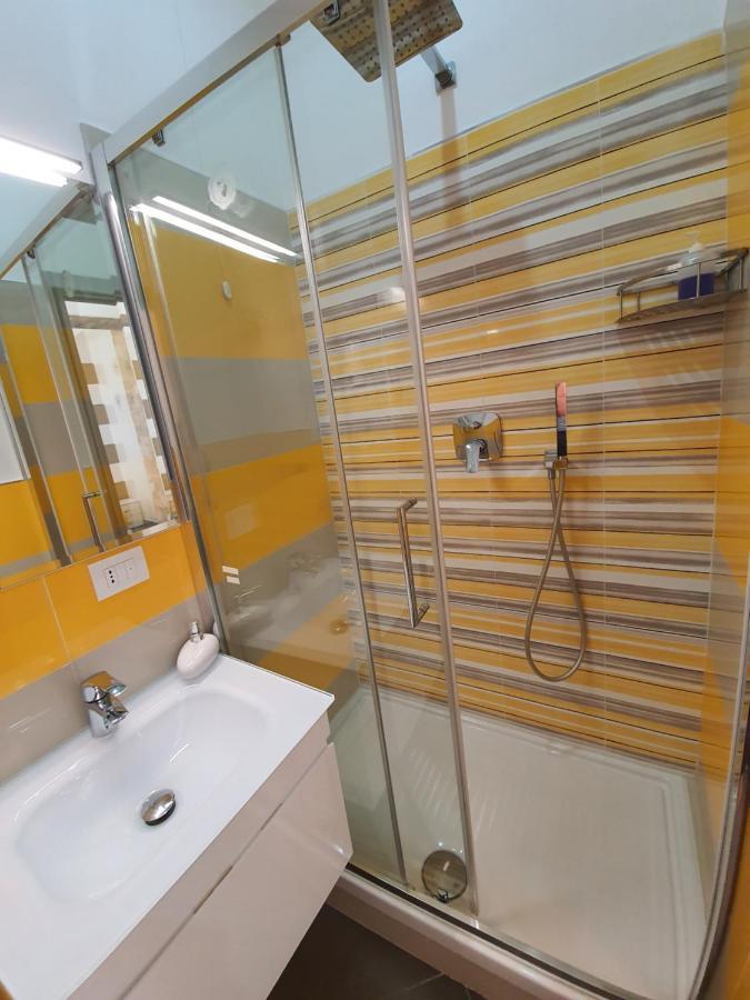 Ari Guest House Ла-Спеція Екстер'єр фото