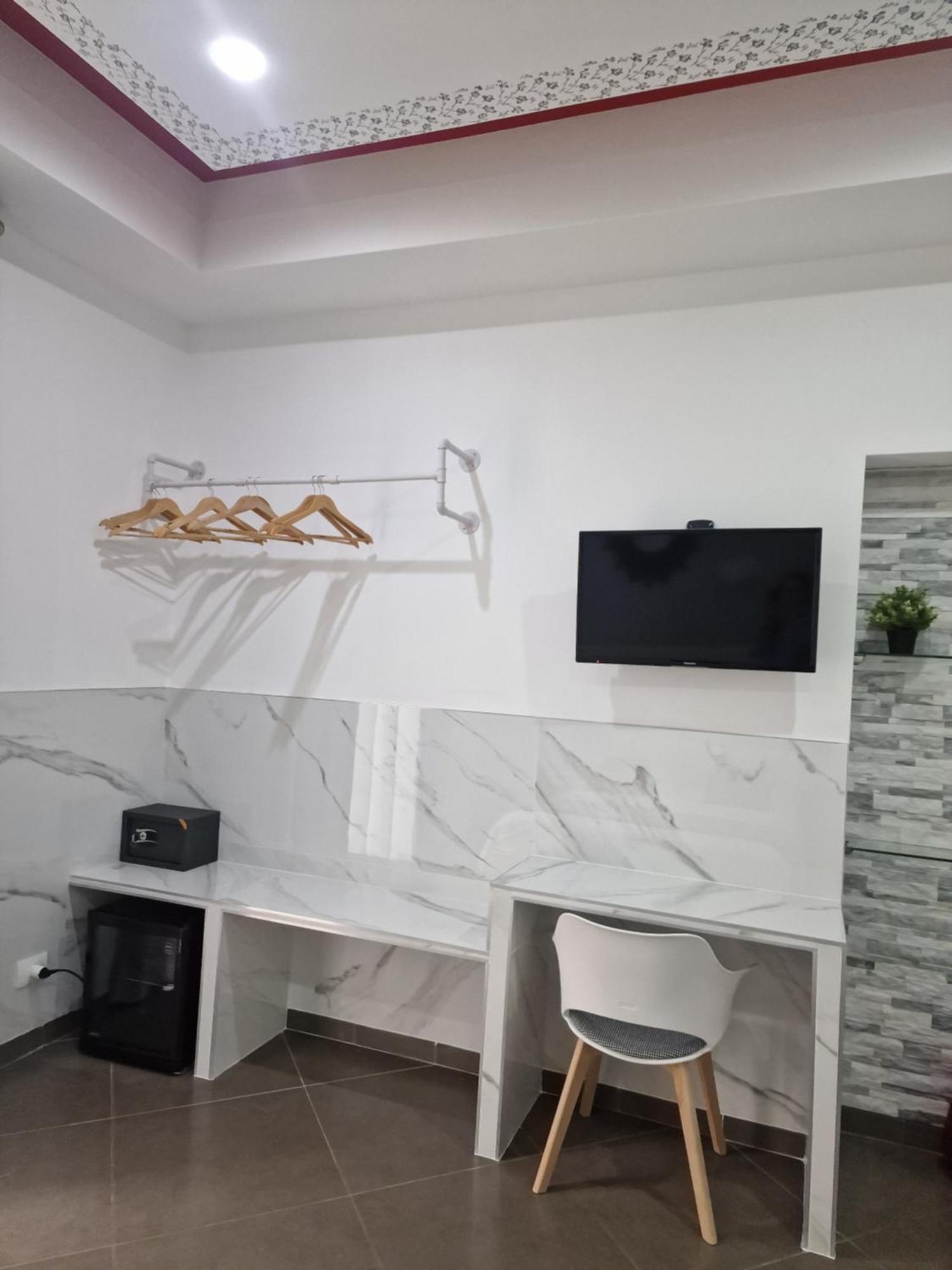 Ari Guest House Ла-Спеція Екстер'єр фото